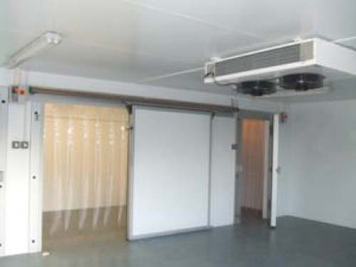 Cold Room Storage 105 Cubic Meter 6m 7m 2 5m With Valley Wheel
