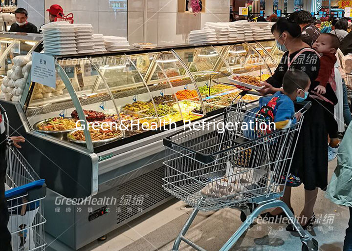 Big Volume Cooked Food Deli Display Refrigerator With Sliding Door 4 Universal Wheel