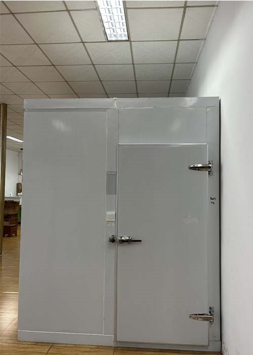 Customized Commercial Beverage Display Cooler With Side Open Door For Back Storage