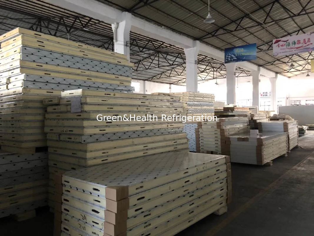 Hinge Or Sliding Door PU Sandwich Panel For Cold Room With -45~20℃ 42kg/㎡